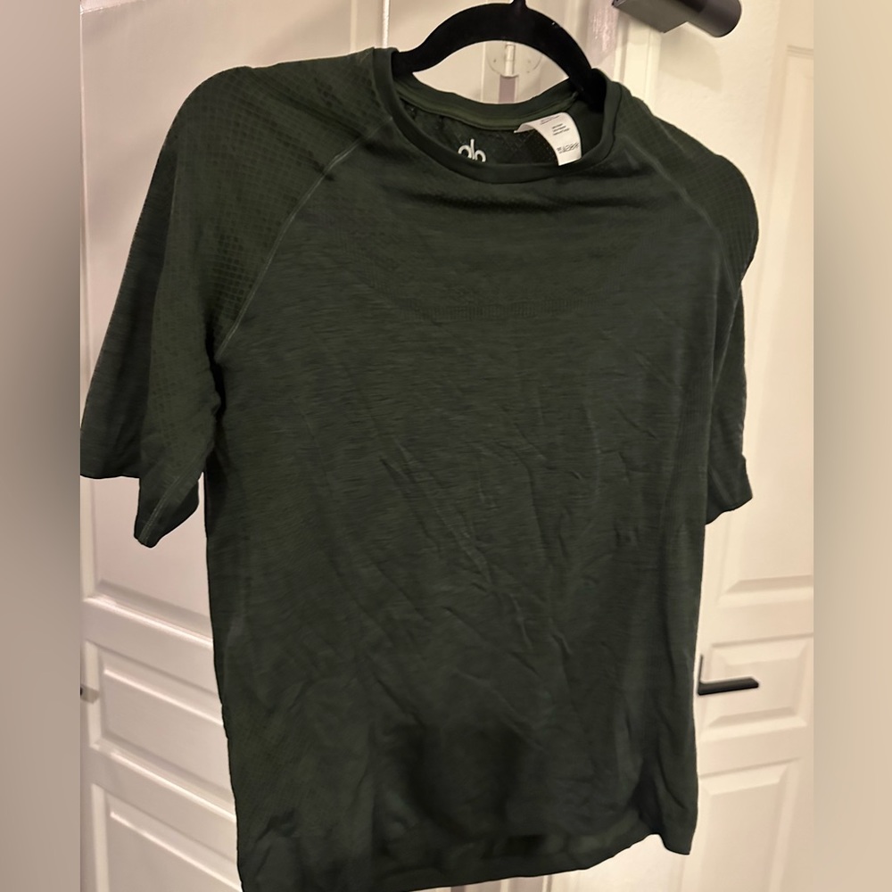 Alo medium running shirt. Never worn
